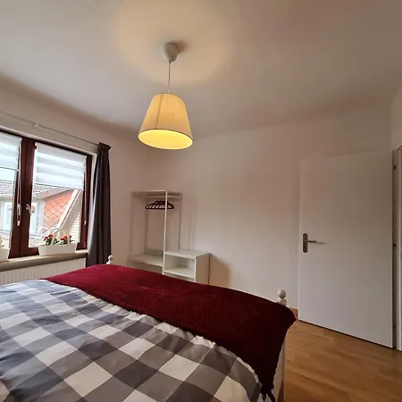 Apartment Anjas In Syke-am Bahnhof, Zentral Aber Ruhig, 2 Zimmer, Terrasse, Parkplatz, Bremen Nur 25 Km