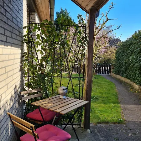 Apartment Anjas In Syke-am Bahnhof, Zentral Aber Ruhig, 2 Zimmer, Terrasse, Parkplatz, Bremen Nur 25 Km *