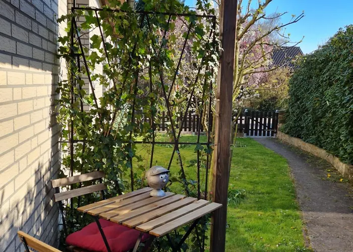 Apartamento Anjas In Syke-am Bahnhof, Zentral Aber Ruhig, 2 Zimmer, Terrasse, Parkplatz, Bremen Nur 25 Km *